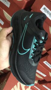 Nike - Preto com Verde